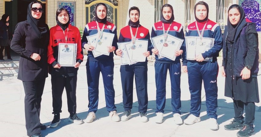 مسابقات آموزشگاه‌های شیراز / ملی‌پوش فوتبال مهرعظام در دوومیدانی به مدال رسید